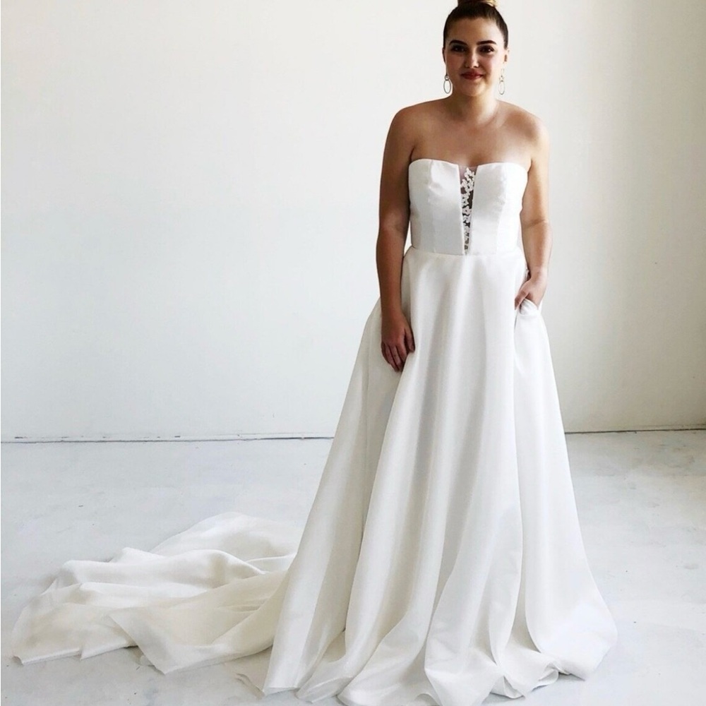 Robynn gown by Love Lives Here Bridal - Picture 12 of 12
